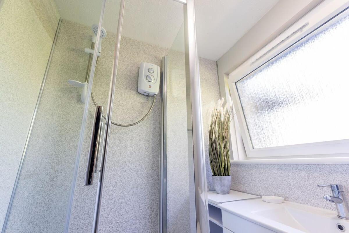 Stunning City Centre 1 Bed With Free Parking Glasgow Eksteriør billede
